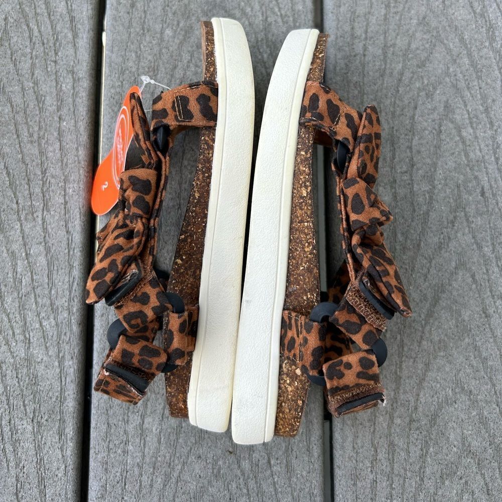 Leopard Flatform Sandals - Picture 5 of 9